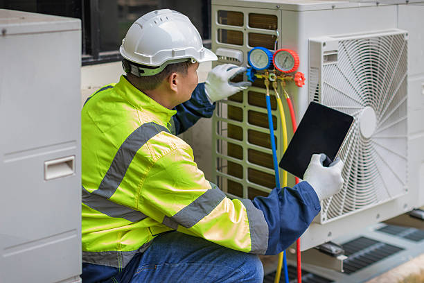 Professional Hvac Installation technician working in Round Mountain, TX